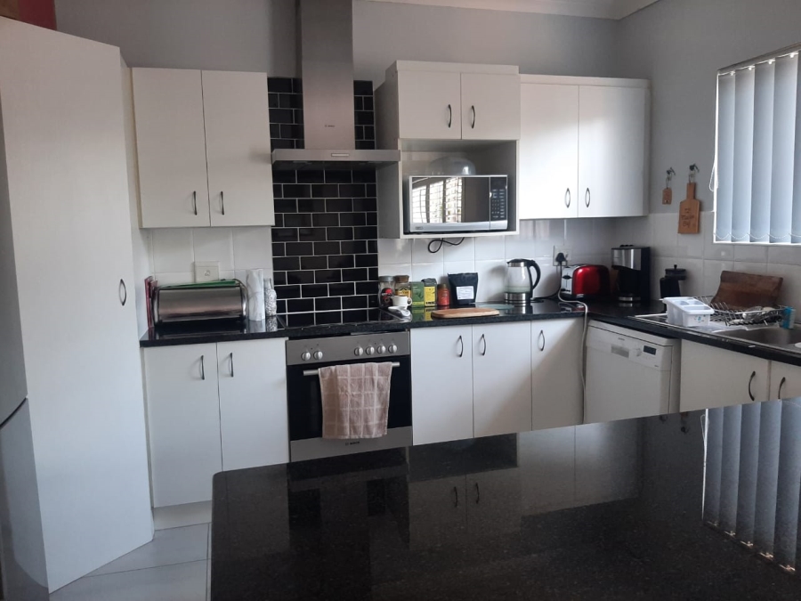 2 Bedroom Property for Sale in Abbotsford Eastern Cape